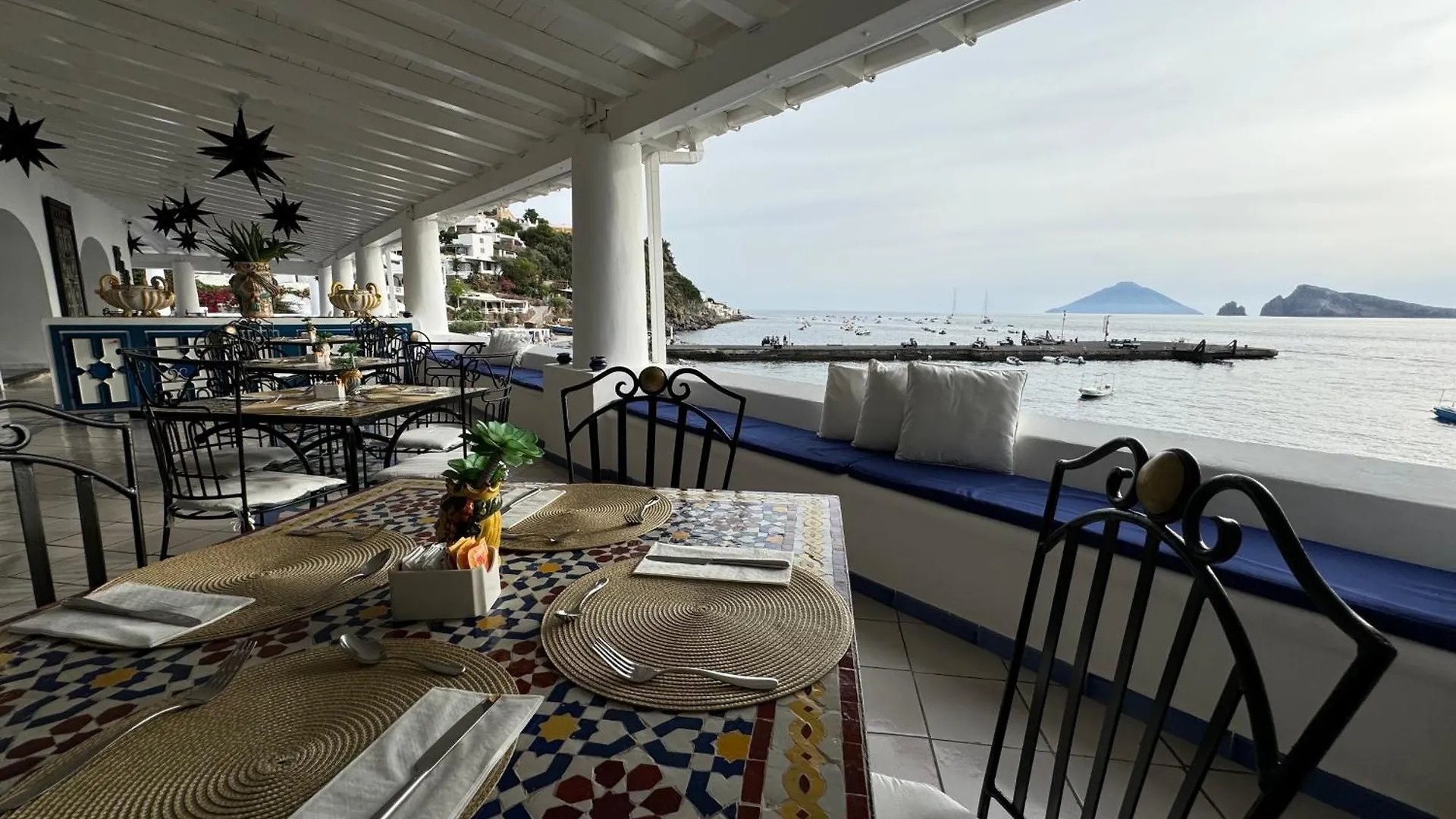Hotel Lisca Bianca Panarea 4*,  İtalya