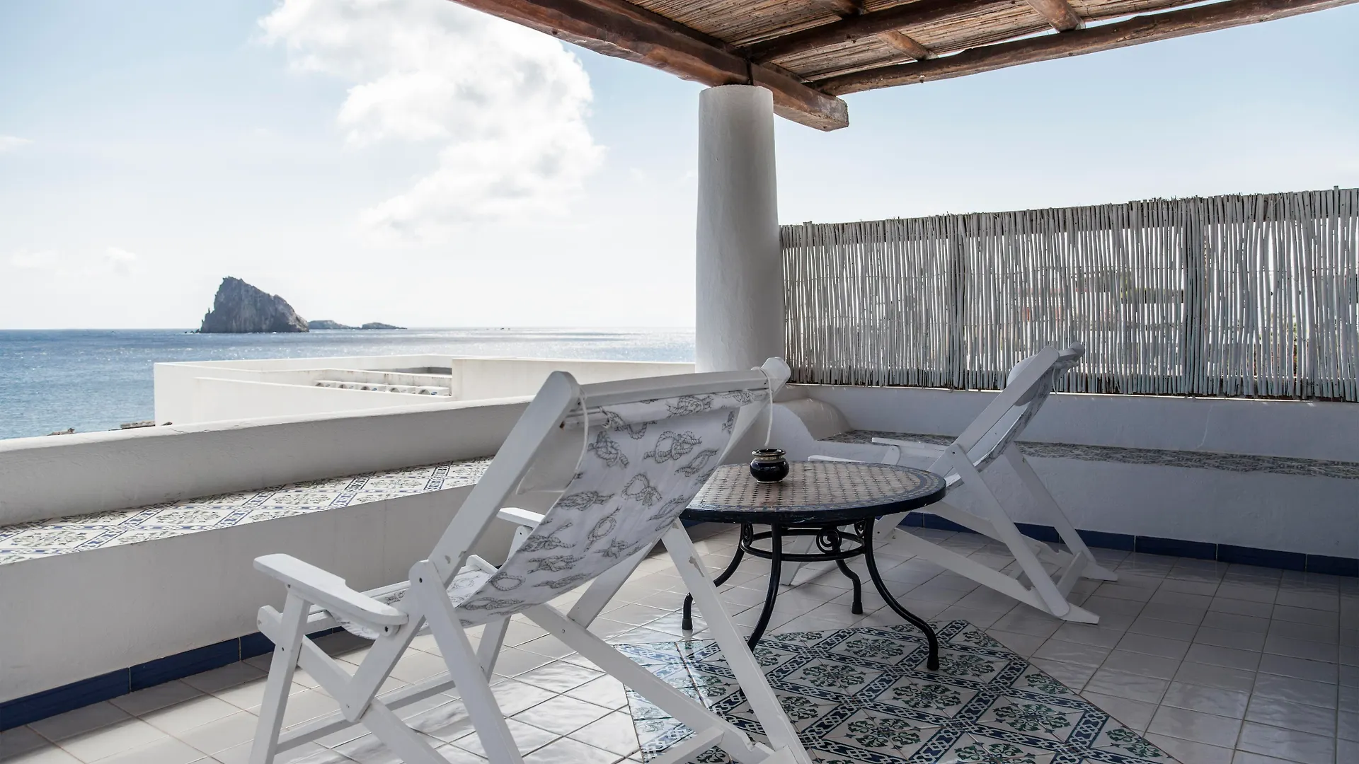 Hotel Lisca Bianca Panarea 4*,