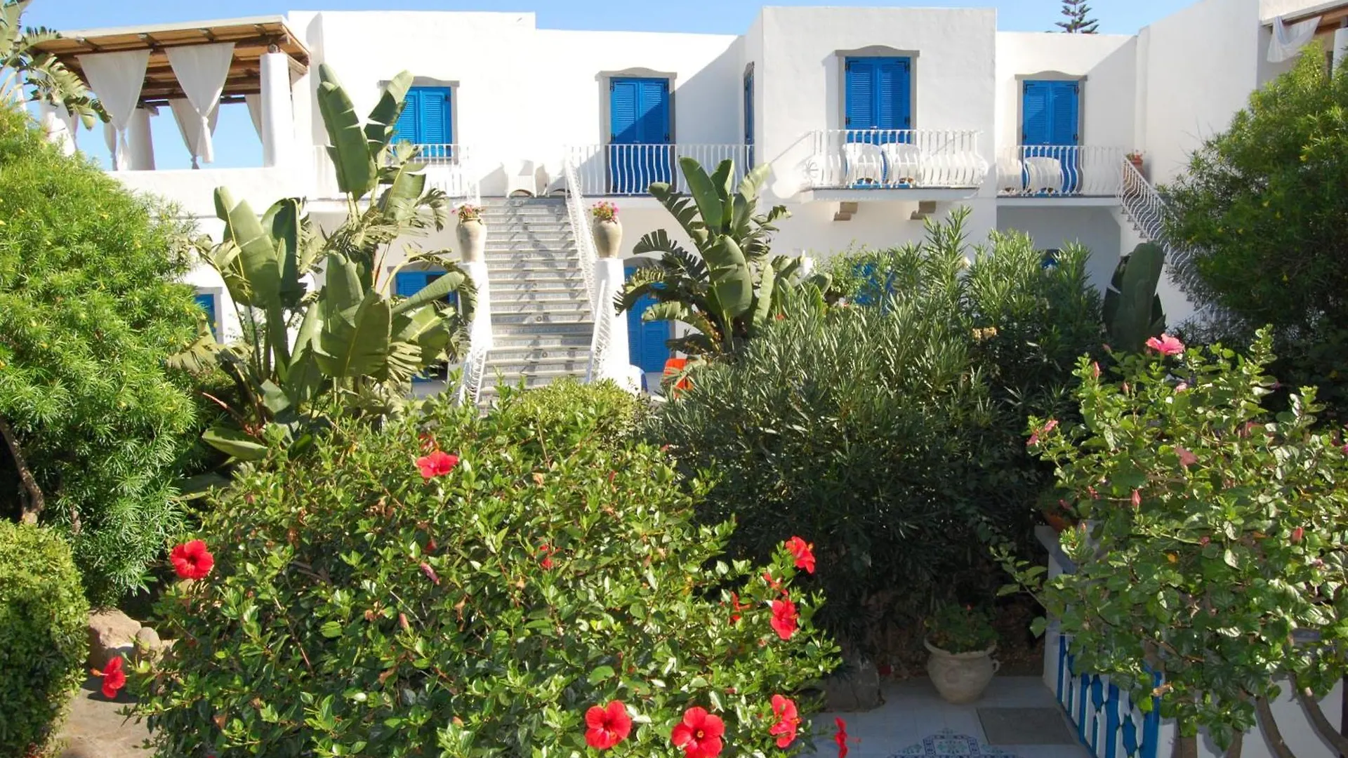 Hotel Lisca Bianca Panarea 4*,