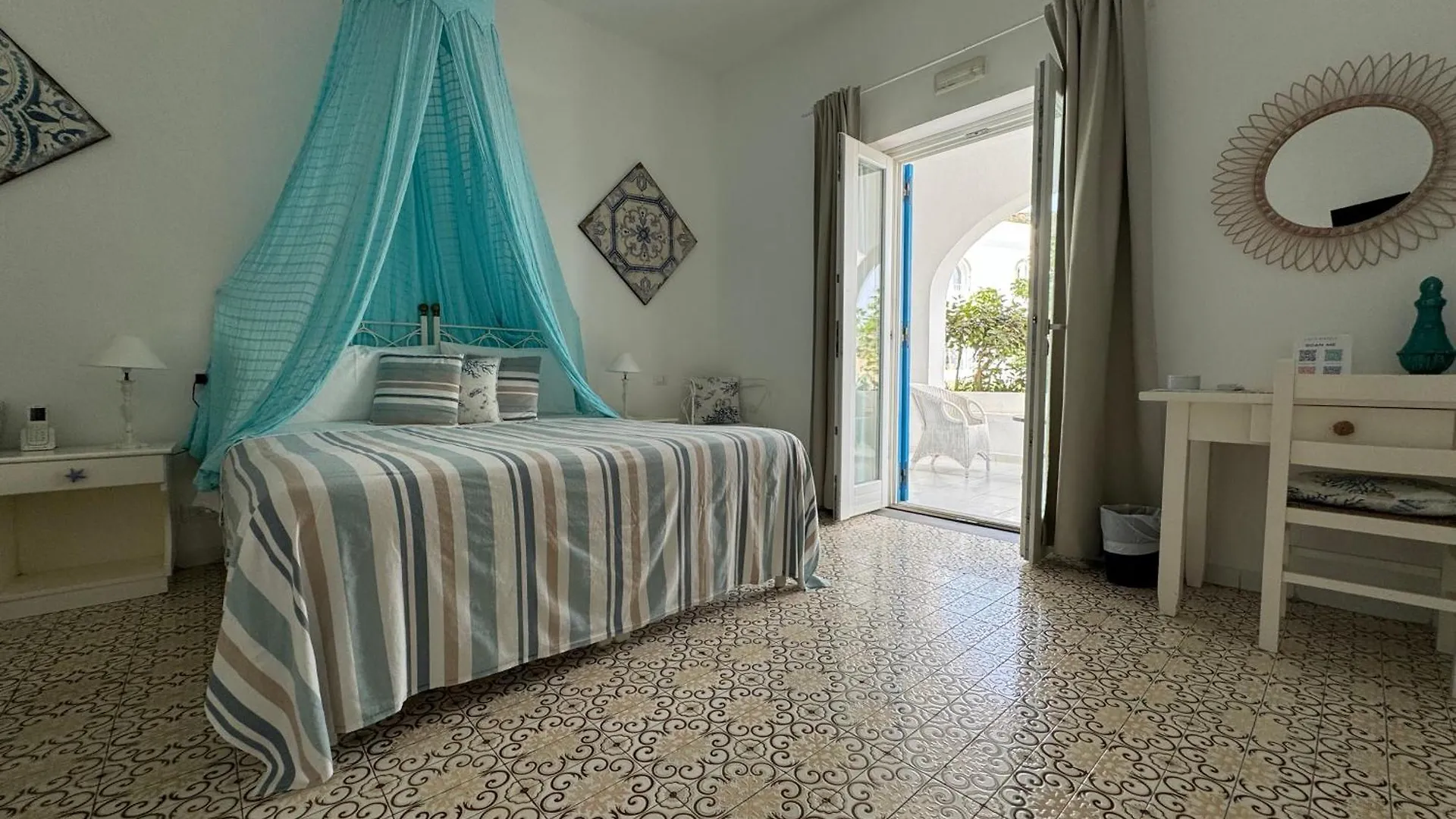 Hotel Lisca Bianca Panarea 4*,